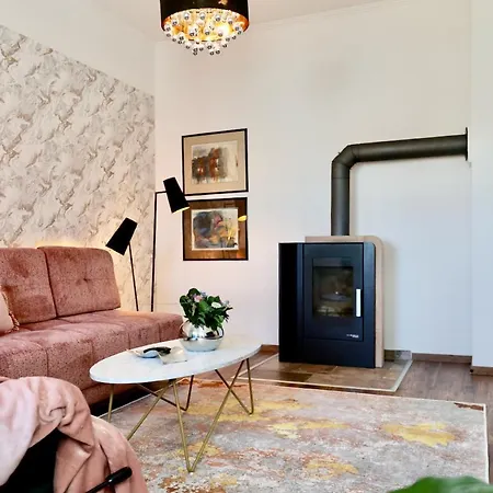 شقة Premium Am Steiger 2 Grosszuegiger Luxus Mit Kamin Und Spabad Am Steigerwald *